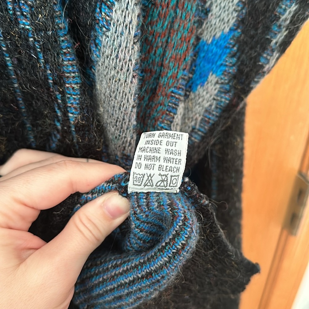 Sweater - Picture 3 of 4